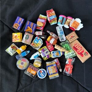 Mini Brands Fill the Fridge minis